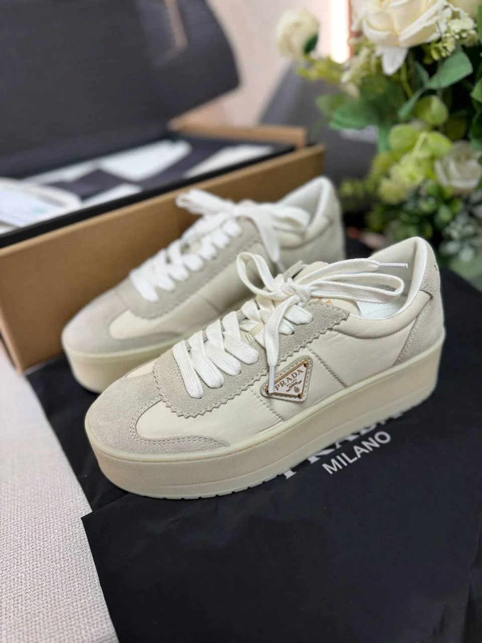 Жіночі кросівки - Prada